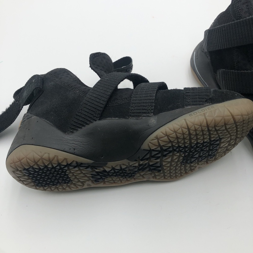 Nike LeBron Soldier Black Gum Youth‎ Size 5y Basketball Shoes Sneakers EXCELLENT - Picture 10 of 16